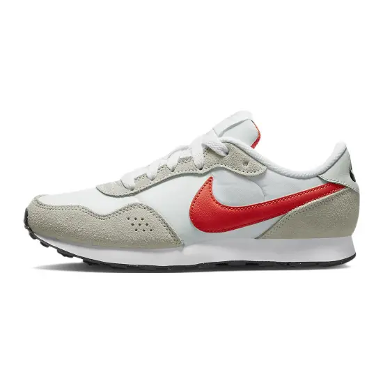Nike MD Valiant GS 'Pure Platinum Picante Red'