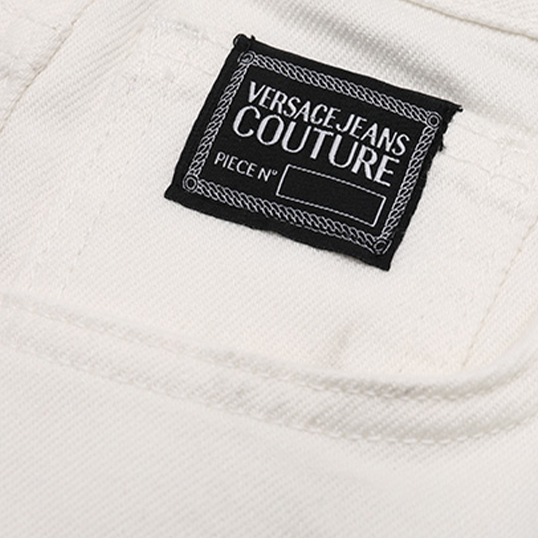 Женские шорты Versace JEANS COUTURE SS24 (белые) — фото 7