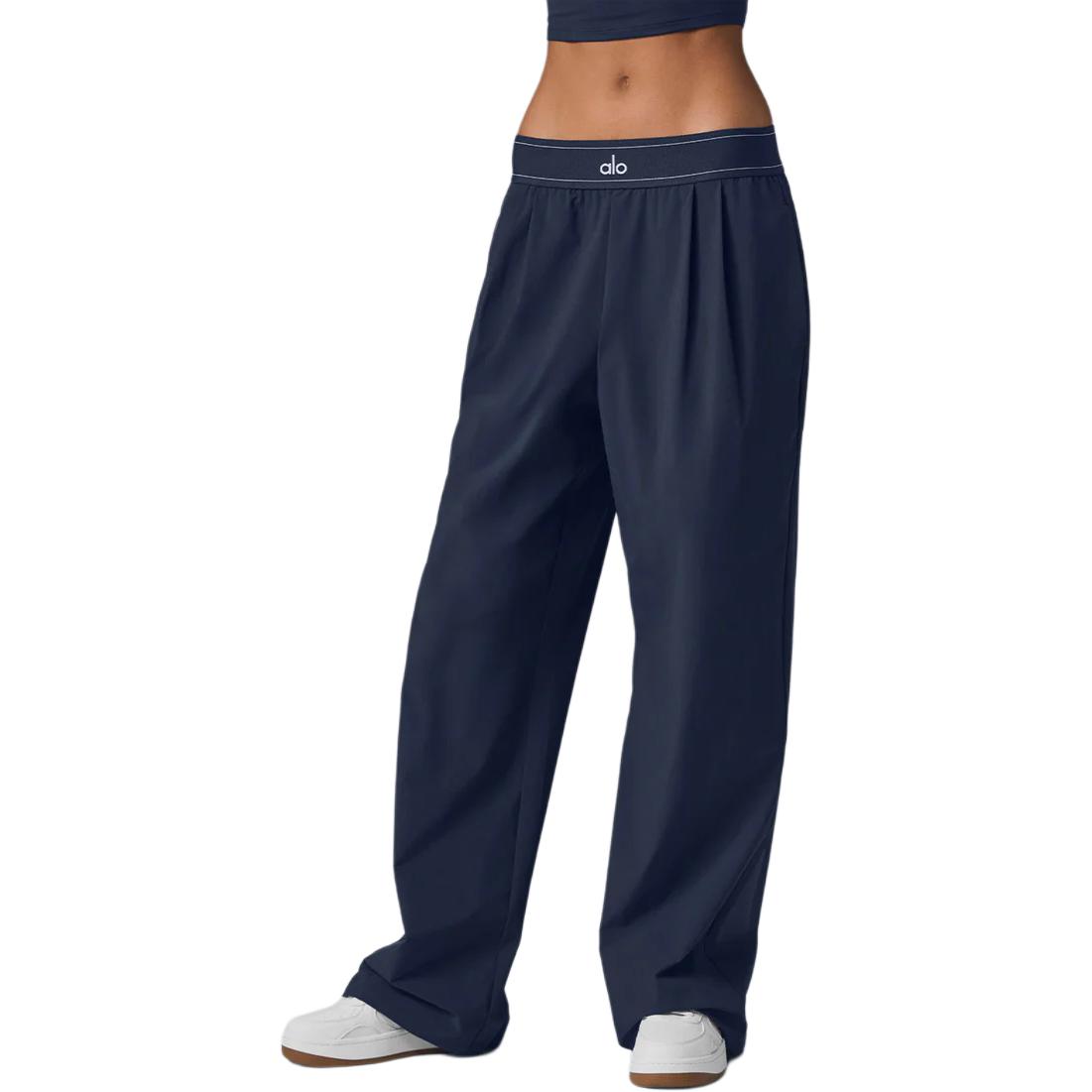 alo yoga SUIT UP TROUSER logo