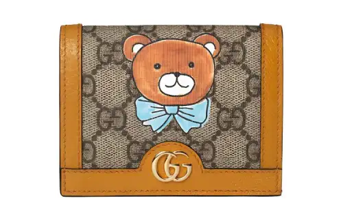GUCCI GG Supreme Wallets