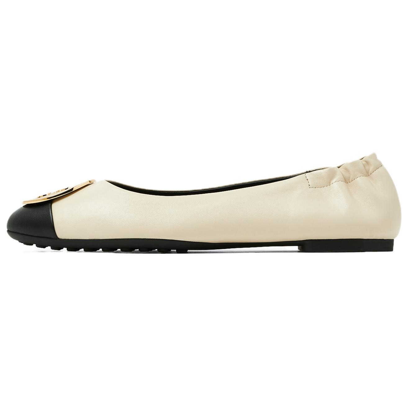 TORY BURCH Кожаная эмблема с круглым носком стандартный на плоской подошве обувь женский цвет "слоновой кости"