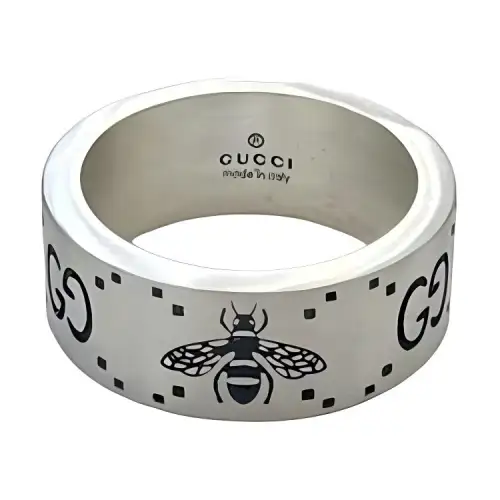 GUCCI Interlocking G And Bee Engraved Ring