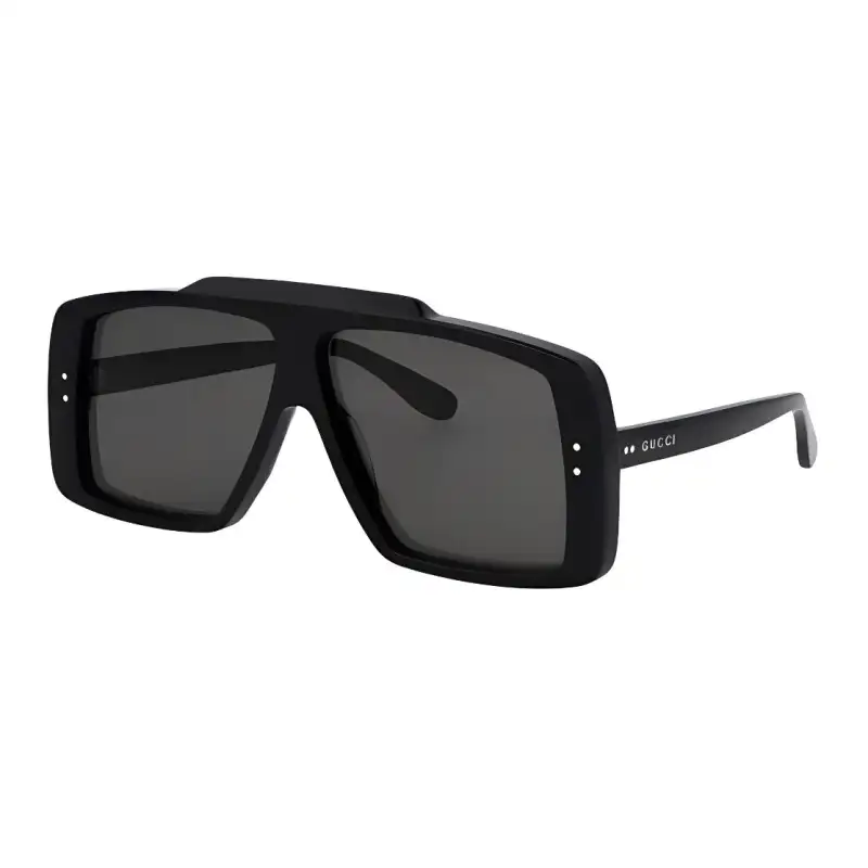 oversized sunglasses
