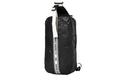 Li Ning Polyethylene Sports Bag, Shoulder Bag, Crossbody Bag, Sling Bag Regular Unisex Pure Black