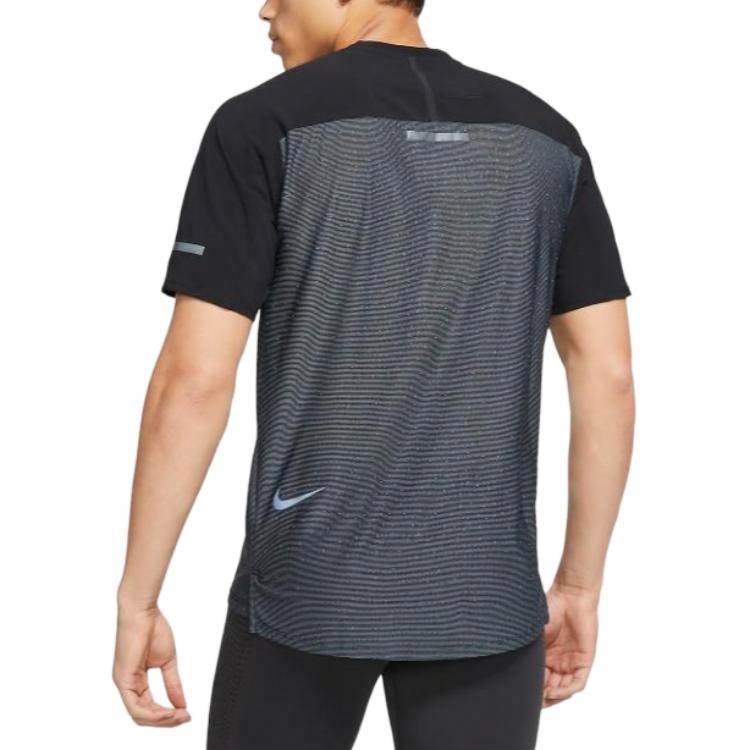 Мужская футболка Nike TECH PACK (черная) — фото 5