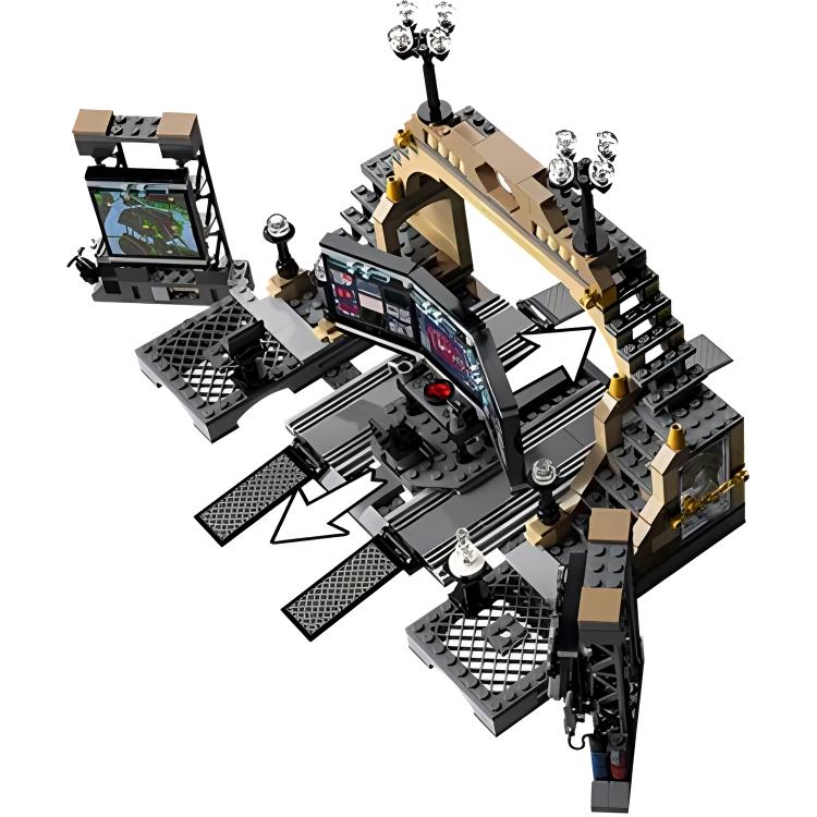 LEGO LEGO DC Batman Batcave: Battle The Riddler Bricks 581pcs 76183