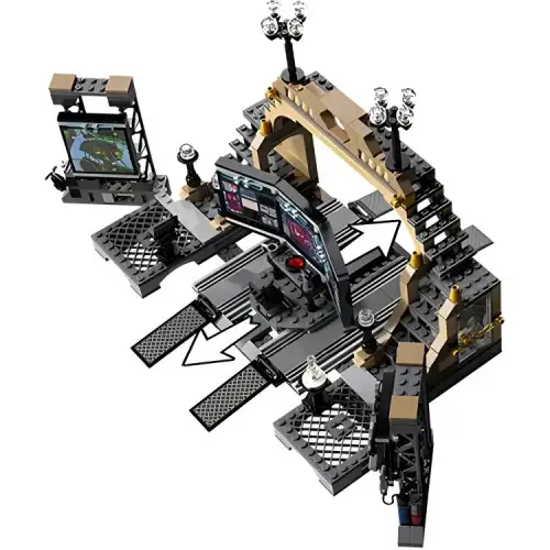 LEGO LEGO DC Batman Batcave: Battle The Riddler Bricks 581pcs 76183