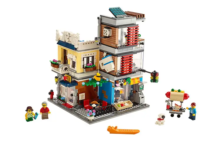 LEGO LEGO Creative Variety 3-in-1 Series Pet Shop and Cafe Terrace Building Bricks 601-1000pcs 31097