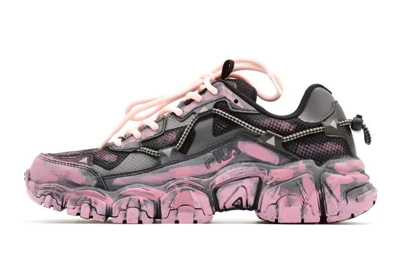 FILA FLUID V2 Slip Resistant, Abrasion Resistant, Breathable Low top Casual Shoes Unisex Pink