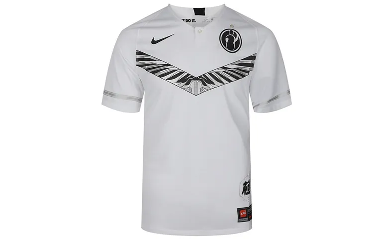 Nike T-Shirts Men's White Crew Neck Moderate Straight Fit