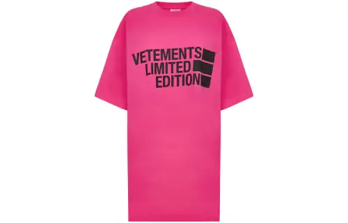 Vetements T Shirts Unisex Red Crew Neck Moderate Straight Fit