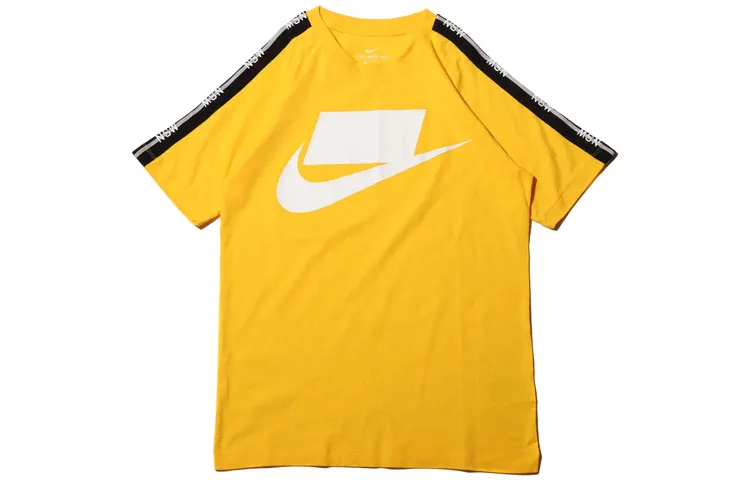 Nike T-Shirts Men's Yellow Crew Neck Moderate Straight Fit