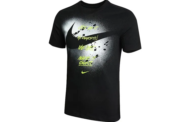 Nike T-Shirts Men's Black Crew Neck Moderate Straight Fit