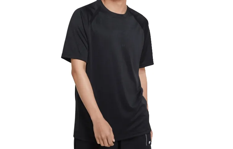 Nike T-Shirts Men's Black Crew Neck Moderate Straight Fit