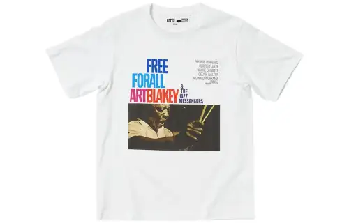 UNIQLO T Shirts Unisex White Crew Neck Moderate Straight Fit