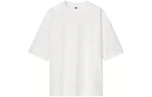 UNIQLO T Shirts Unisex White Crew Neck Moderate Straight Fit