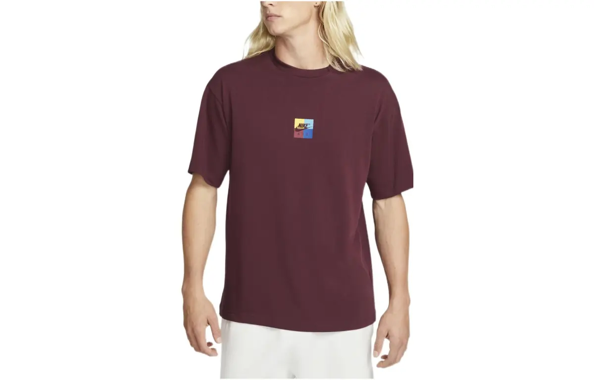Nike T-Shirts Men's Night Brown Red Crew Neck Moderate Straight Fit
