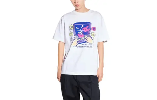 UNIQLO T Shirts Unisex White Crew Neck Moderate Straight Fit