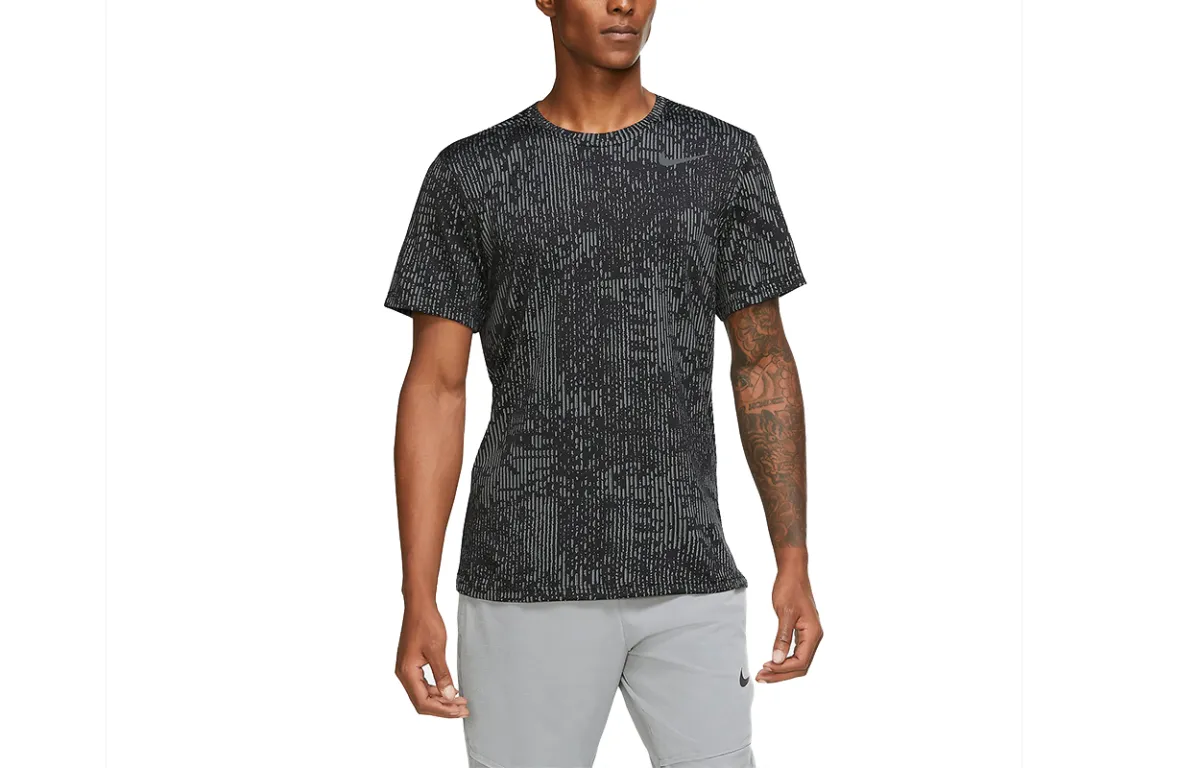 Nike T-Shirts Men's Black Crew Neck Moderate Straight Fit