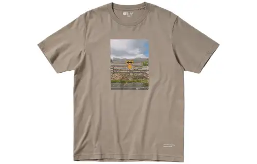 UNIQLO T Shirt Unisex Dark Beige