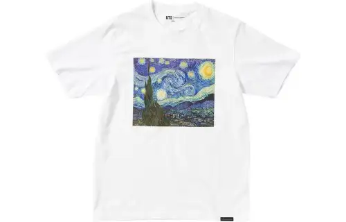 UNIQLO T Shirts Unisex White Crew Neck Moderate Straight Fit