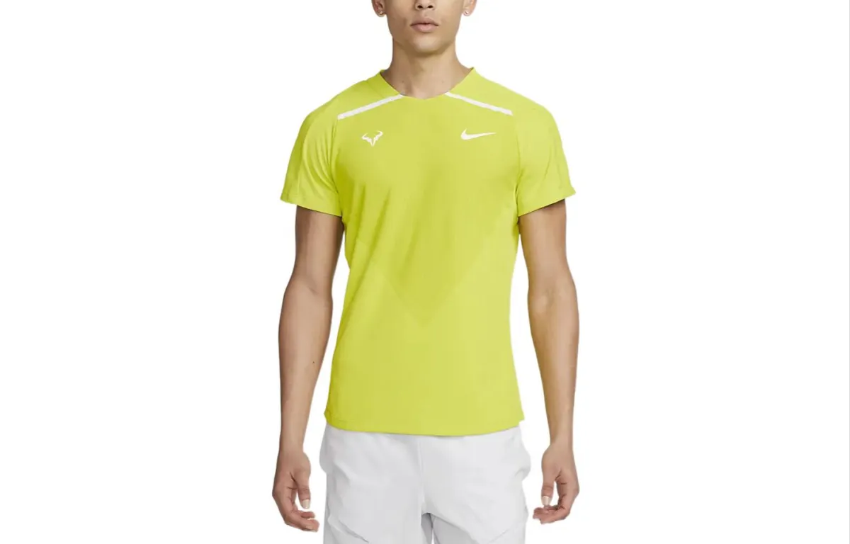Nike T-Shirts Men's Green Crew Neck Moderate Straight Fit