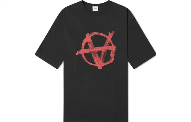 Vetements T Shirts Men's Black Crew Neck Moderate Straight Fit