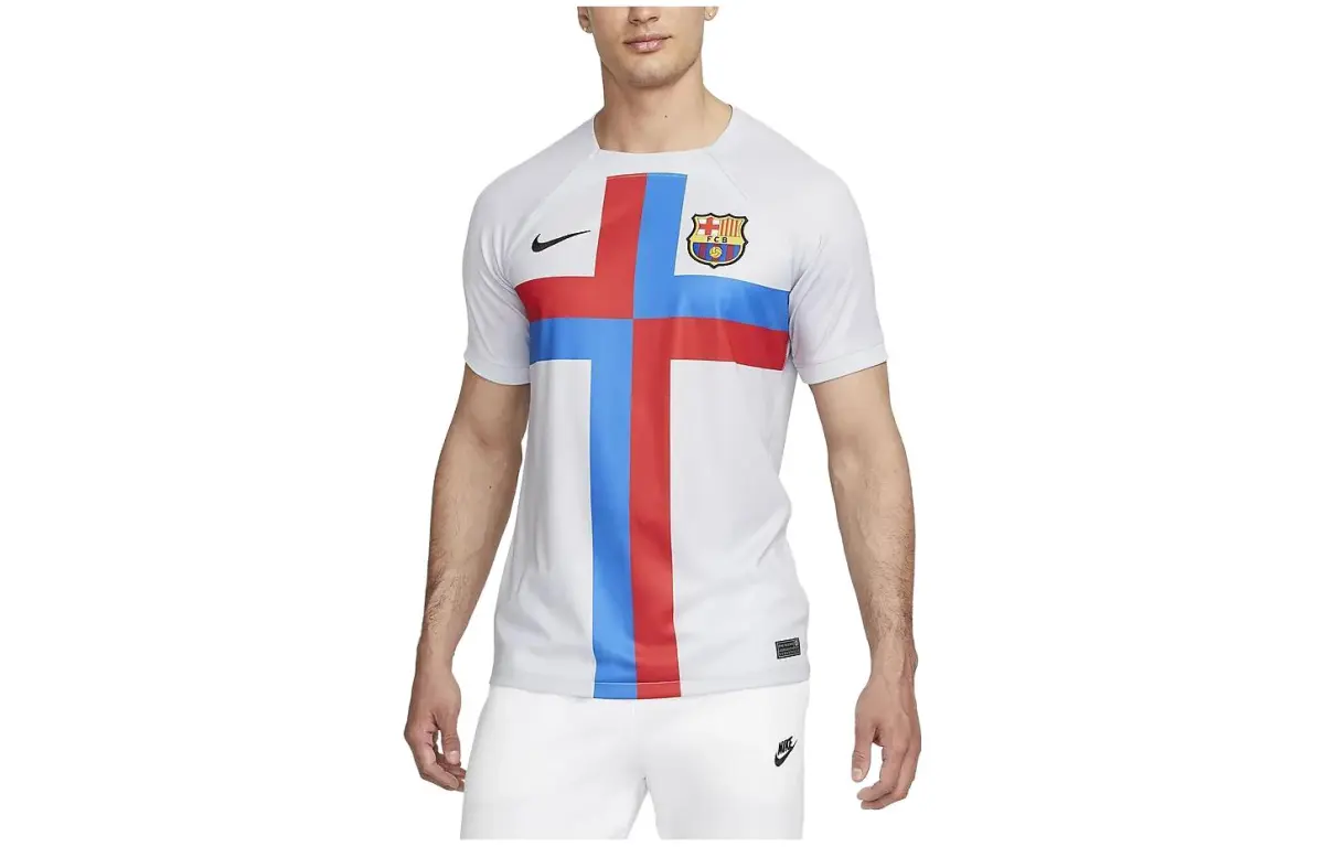 Nike T-Shirts Men's White Crew Neck Moderate Straight Fit