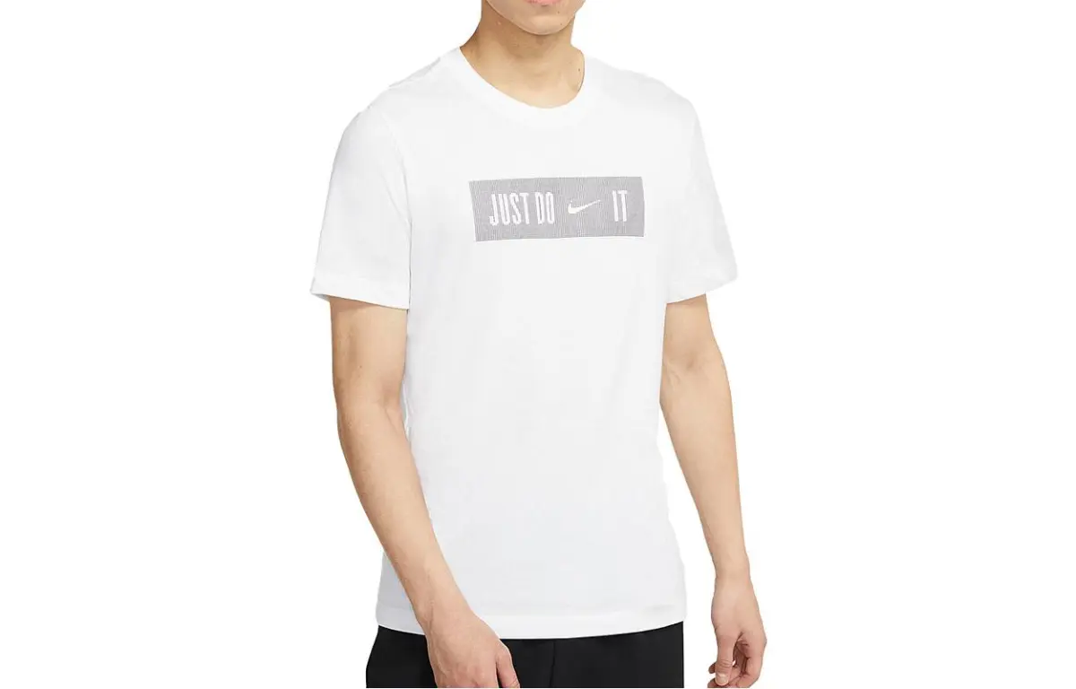 Nike T-Shirts Men's White Crew Neck Moderate Straight Fit