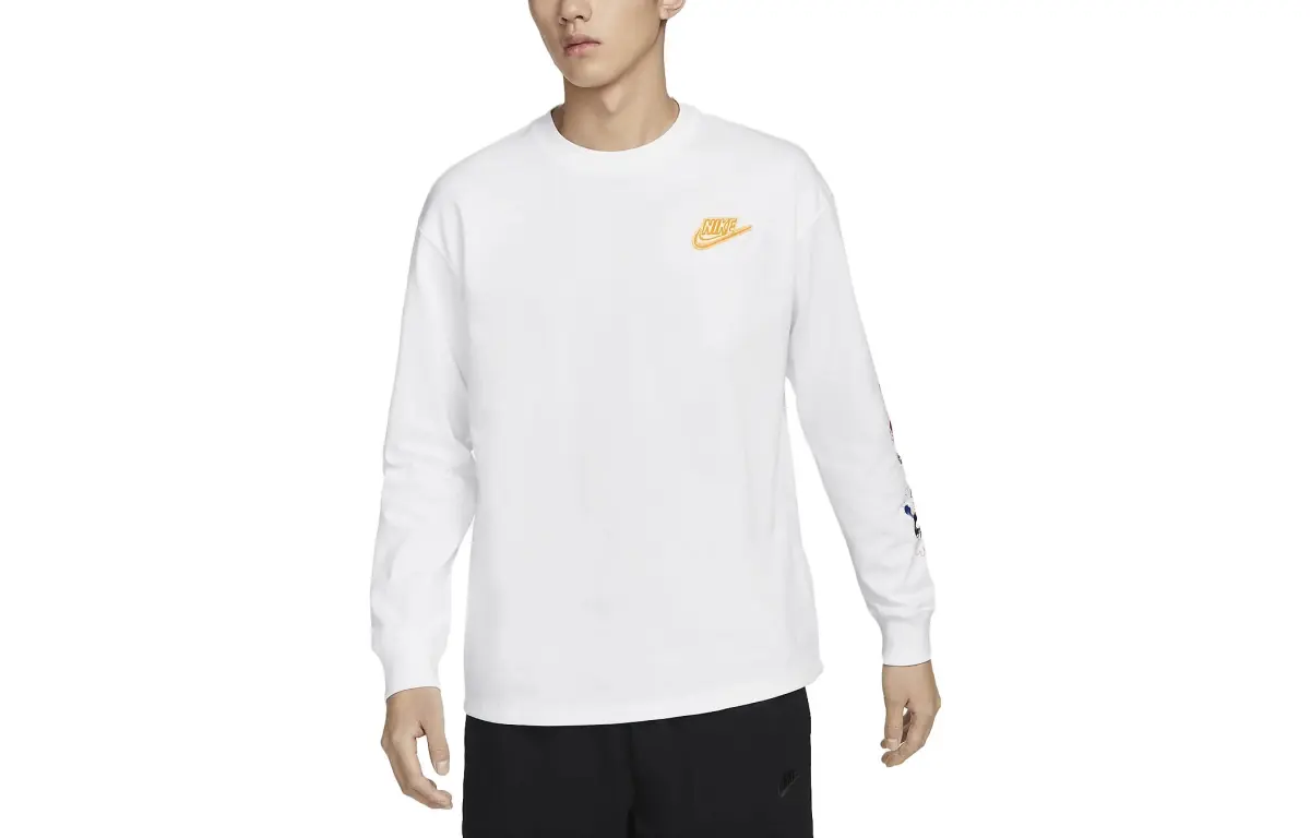 Nike T-Shirts Men's White Crew Neck Moderate Straight Fit