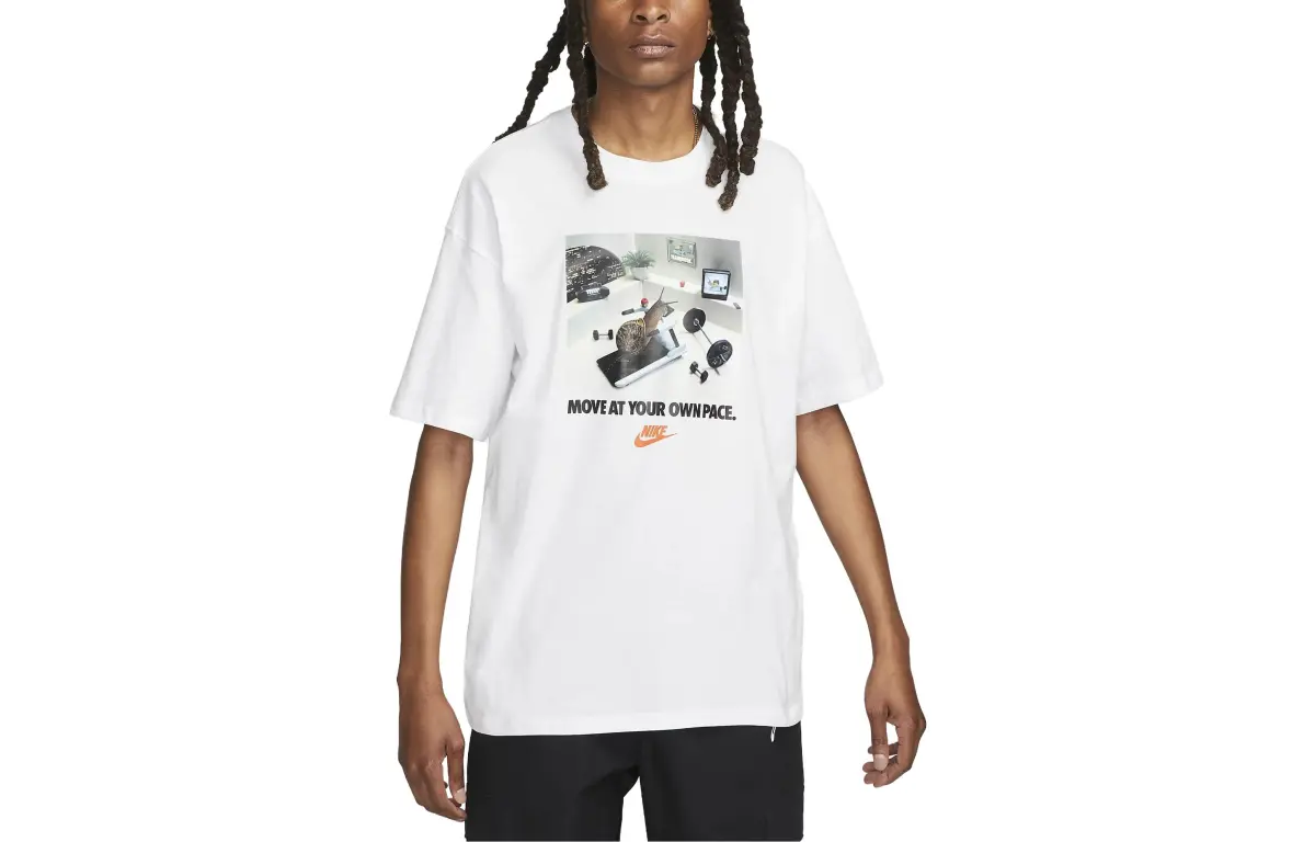 Nike T-Shirts Men's White Crew Neck Moderate Straight Fit