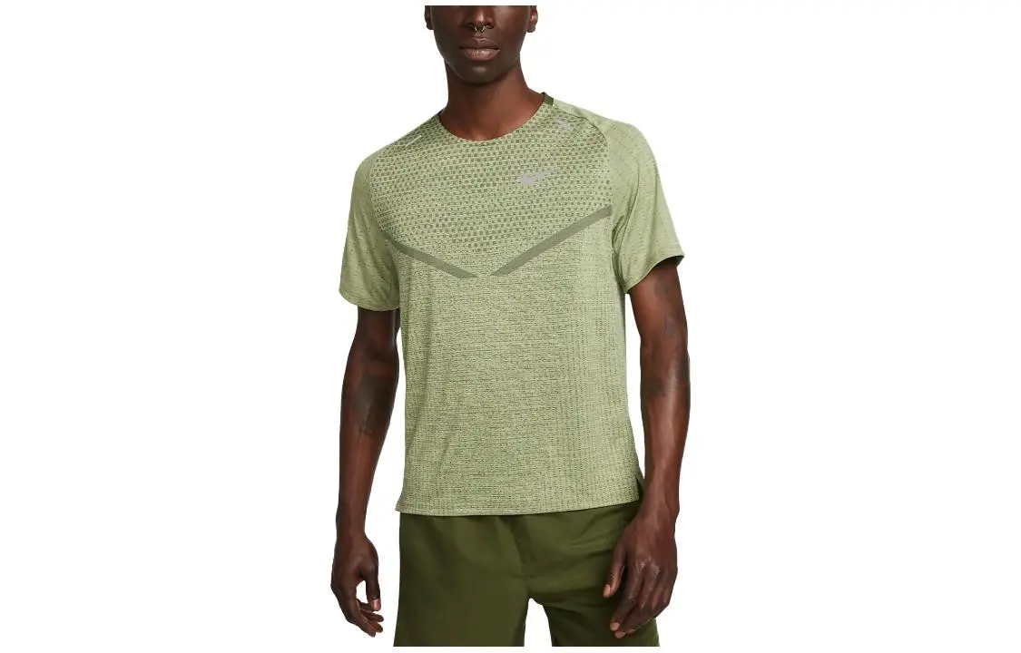 Nike T-Shirts Men's Matcha Crew Neck Moderate Straight Fit