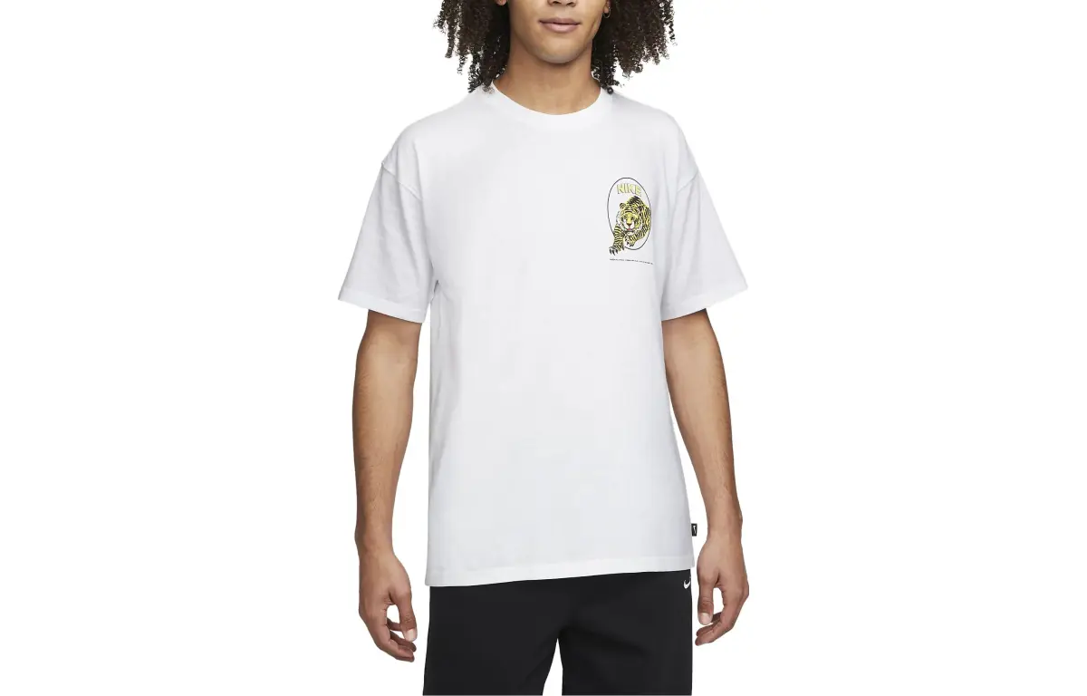 Nike T-Shirts Men's Yellow Crew Neck Moderate Straight Fit
