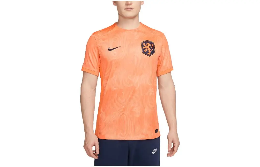 Nike T-Shirts Men's Orange Crew Neck Moderate Straight Fit