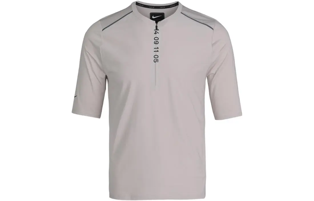 Nike T-Shirts Men's Khaki Crew Neck Moderate Straight Fit