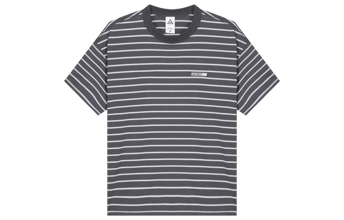 Nike T-Shirts Men's Purple Crew Neck Moderate