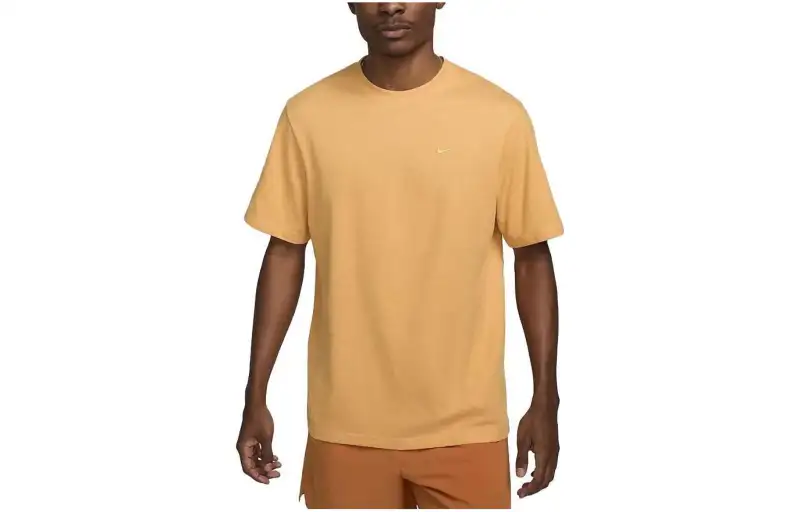 Nike T Shirts Men's Yellow Crew Neck Moderate Straight Fit