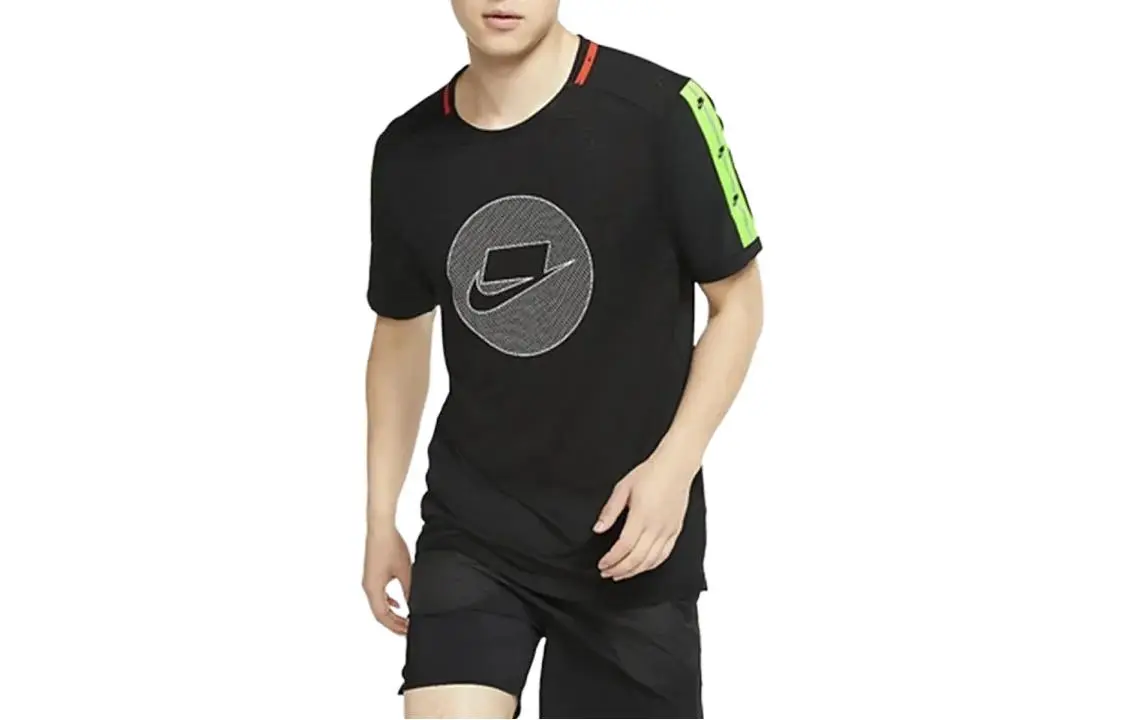 Nike T-Shirts Men's Black Crew Neck Moderate Straight Fit