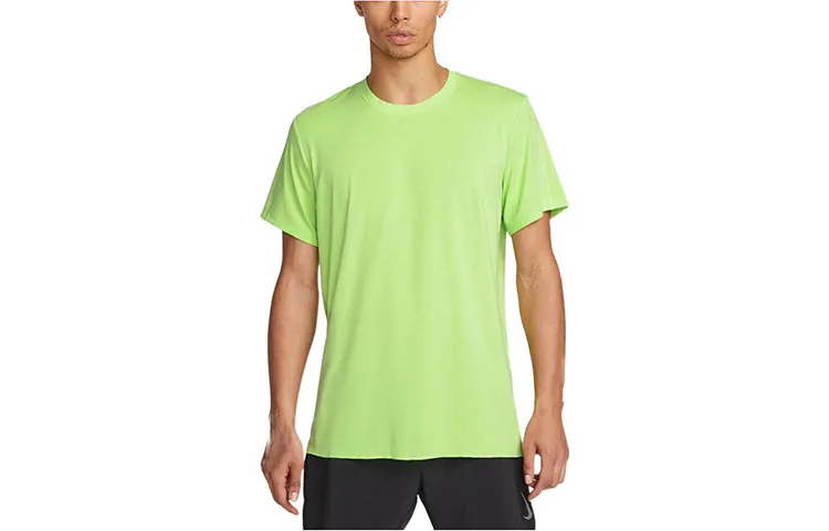 Nike T-Shirts Men's Green Crew Neck Moderate Straight Fit