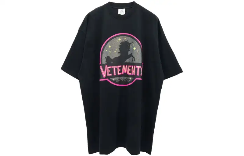 Vetements T Shirts Unisex Black Crew Neck Moderate Straight Fit