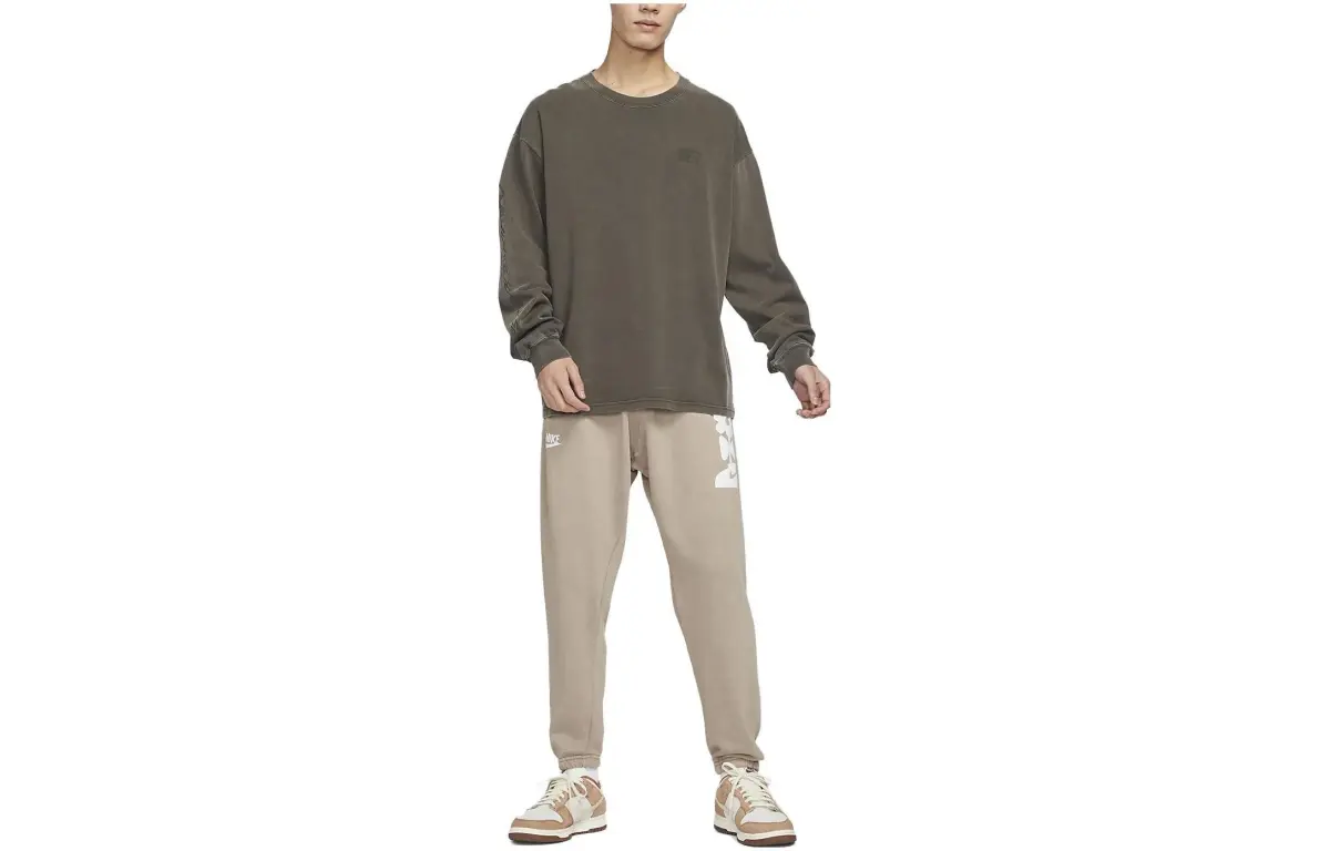 Nike T-Shirts Men's Dull Umber Crew Neck Moderate Straight Fit