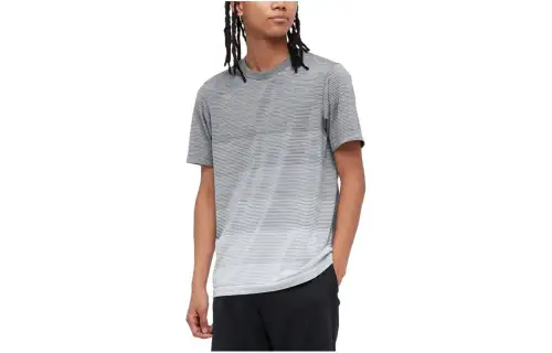 UNIQLO T Shirts Unisex Gray Crew Neck Moderate Straight Fit