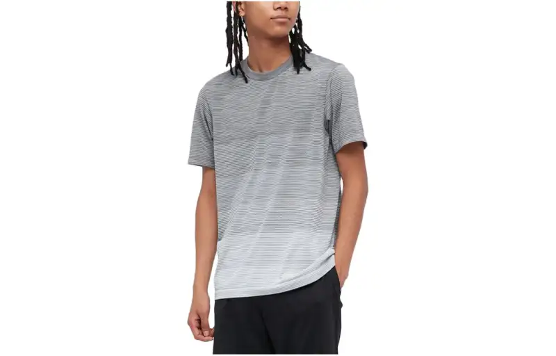 UNIQLO T Shirts Unisex Gray Crew Neck Moderate Straight Fit