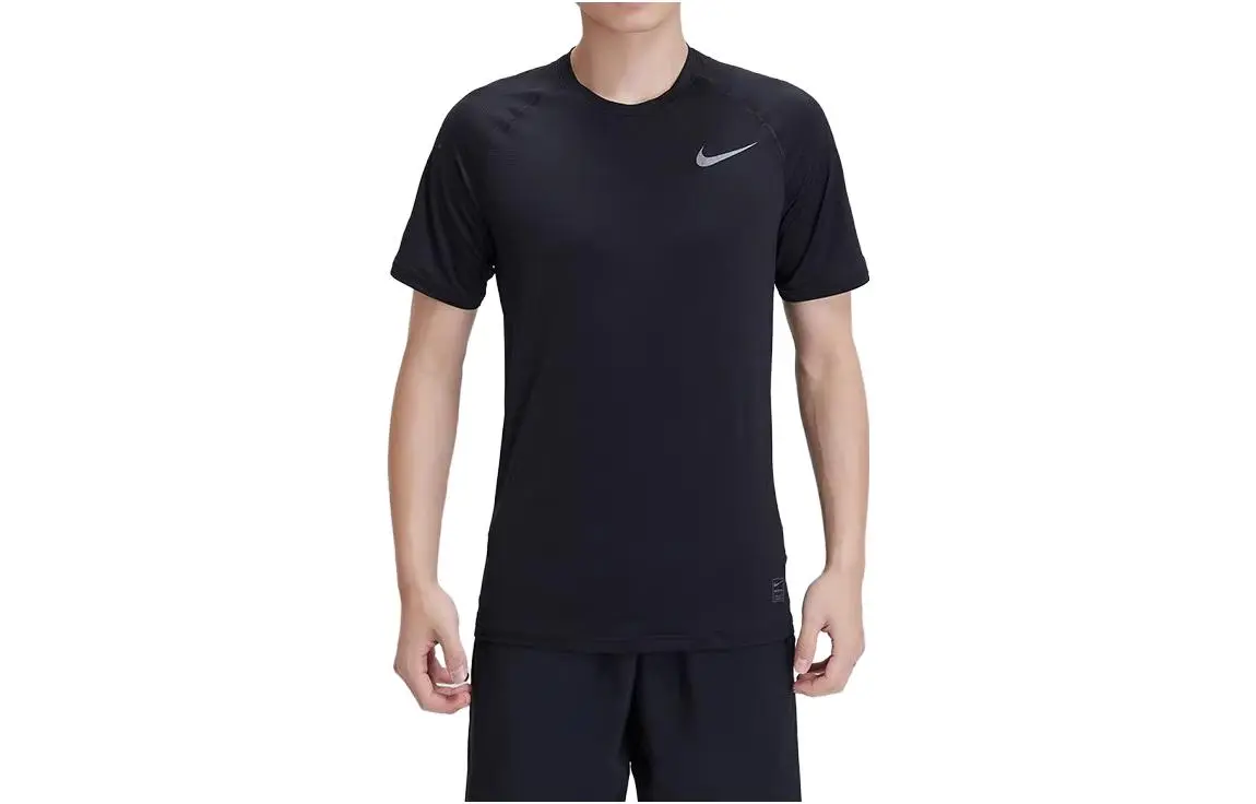Nike T-Shirts Men's Black Crew Neck Moderate