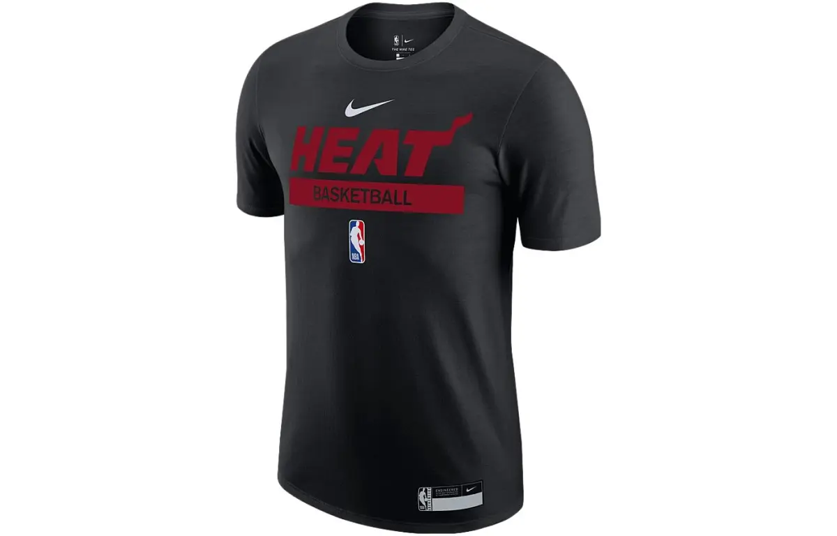 Nike T-Shirts Men's Black Crew Neck Moderate Straight Fit