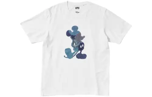 UNIQLO T Shirts Unisex White Crew Neck Moderate Straight Fit