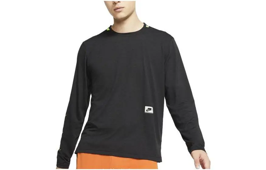 Nike T-Shirts Men's Black Crew Neck Moderate Straight Fit