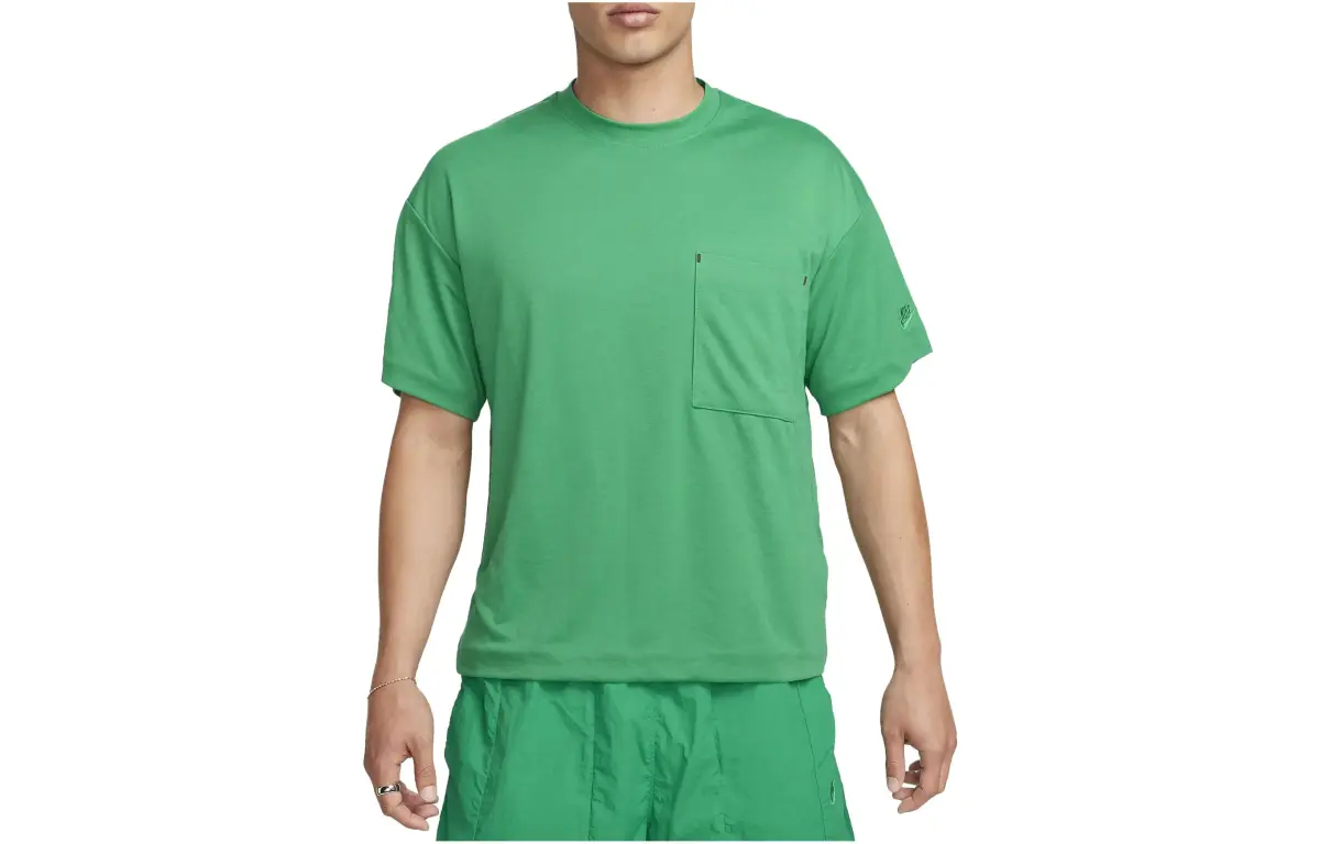 Nike T-Shirts Men's Green Crew Neck Moderate Straight Fit