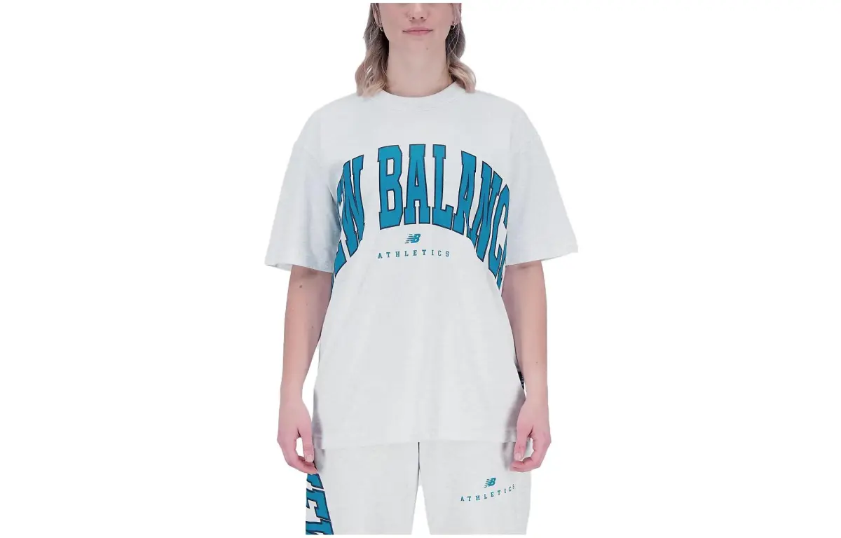 New Balance T-Shirts Unisex White Crew Neck Moderate Straight Fit