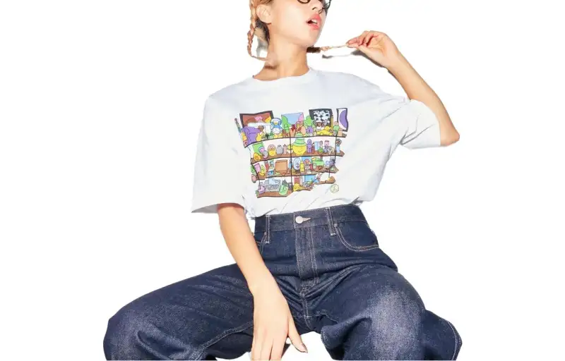 UNIQLO T Shirts Unisex White Crew Neck Moderate Straight Fit